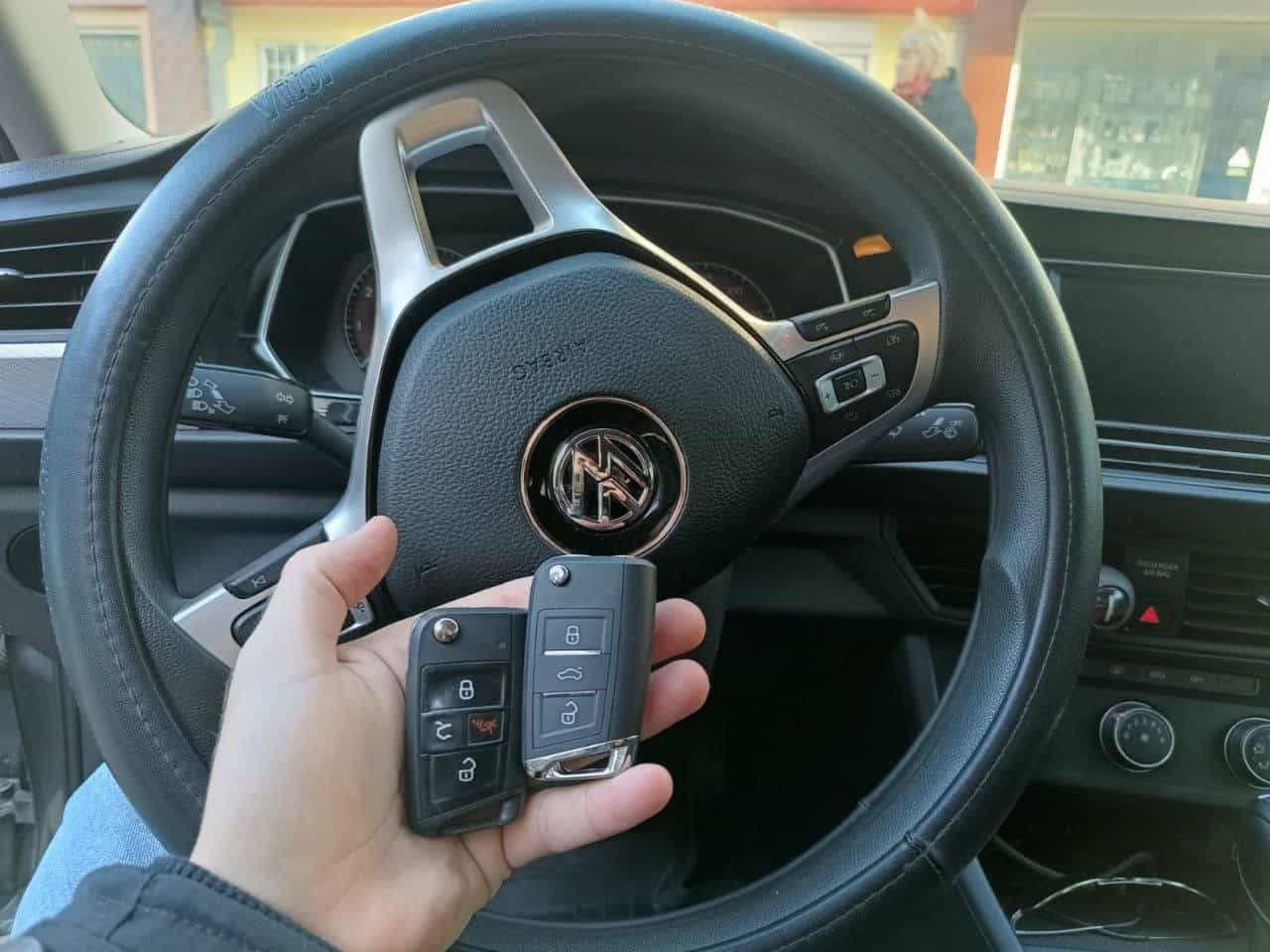 Відновлення АВТО ключів при повній втраті від 100 грн з виїздом до АВТО клієнта. 3 Виготовлення дублікатів ключів будь-якої складності Виготовлення автомобільних ключів Відновлення авто ключів при повній втраті Заміна елементів живлення в авто ключах Ремонт замків запалювання Аварійне відкриття дверей автомобіля Ремонт та відновлення автоключів
